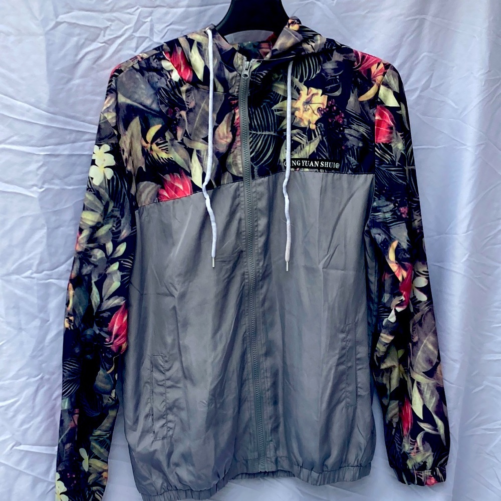 I am selling a stylish wind breaker